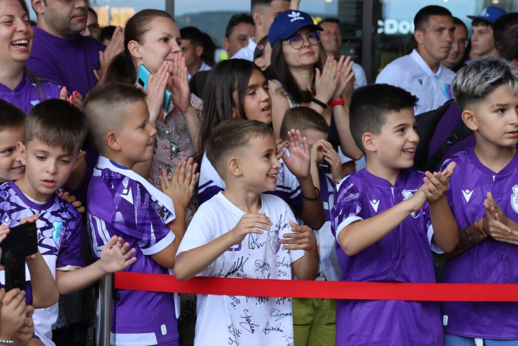 Galerie Foto | Suporteri – FC Argeș 71 de ani
