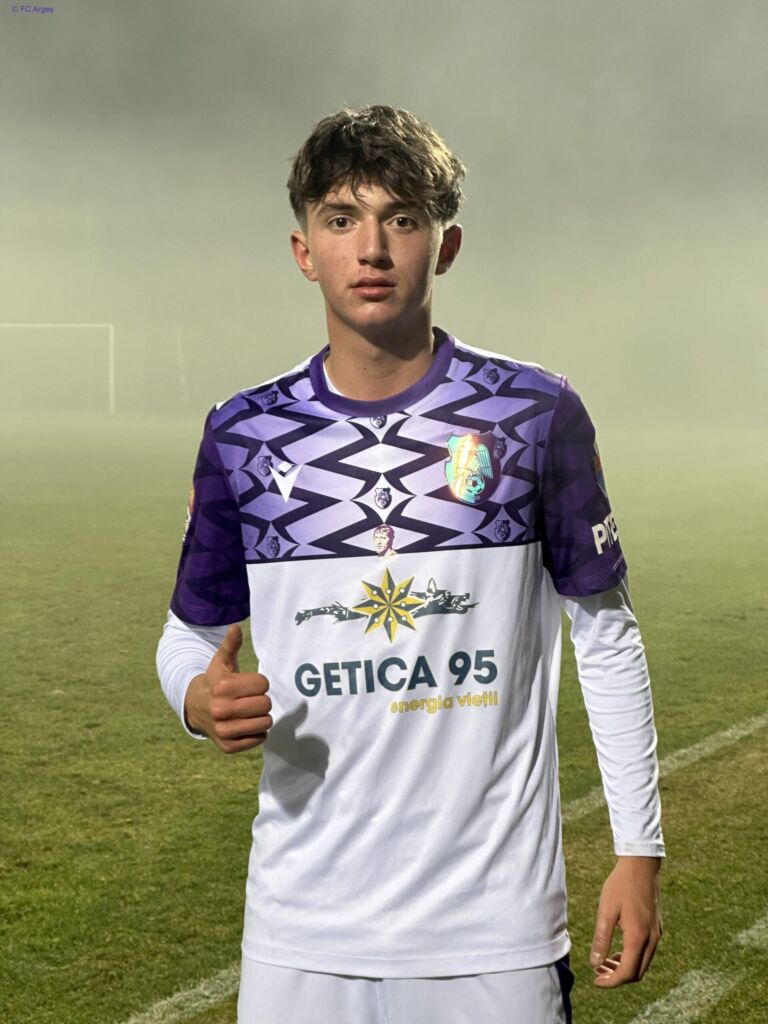 Andrei Dinu a debutat în tricoul alb-violet