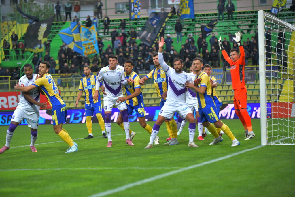 Lovim de două ori bara, dar cedăm la limită cu Petrolul